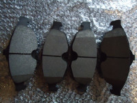 přední brzdové destičky