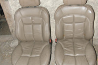 pravá přední sedačka - světlá kůže EU - ORIGINÁLNÍ DÍL