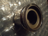 pístek předního brzdového třmenu