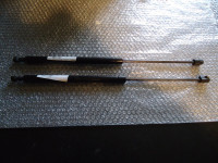 vzpěra zadních / pátých dveří /08-10/