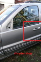 levá přední klika dveří